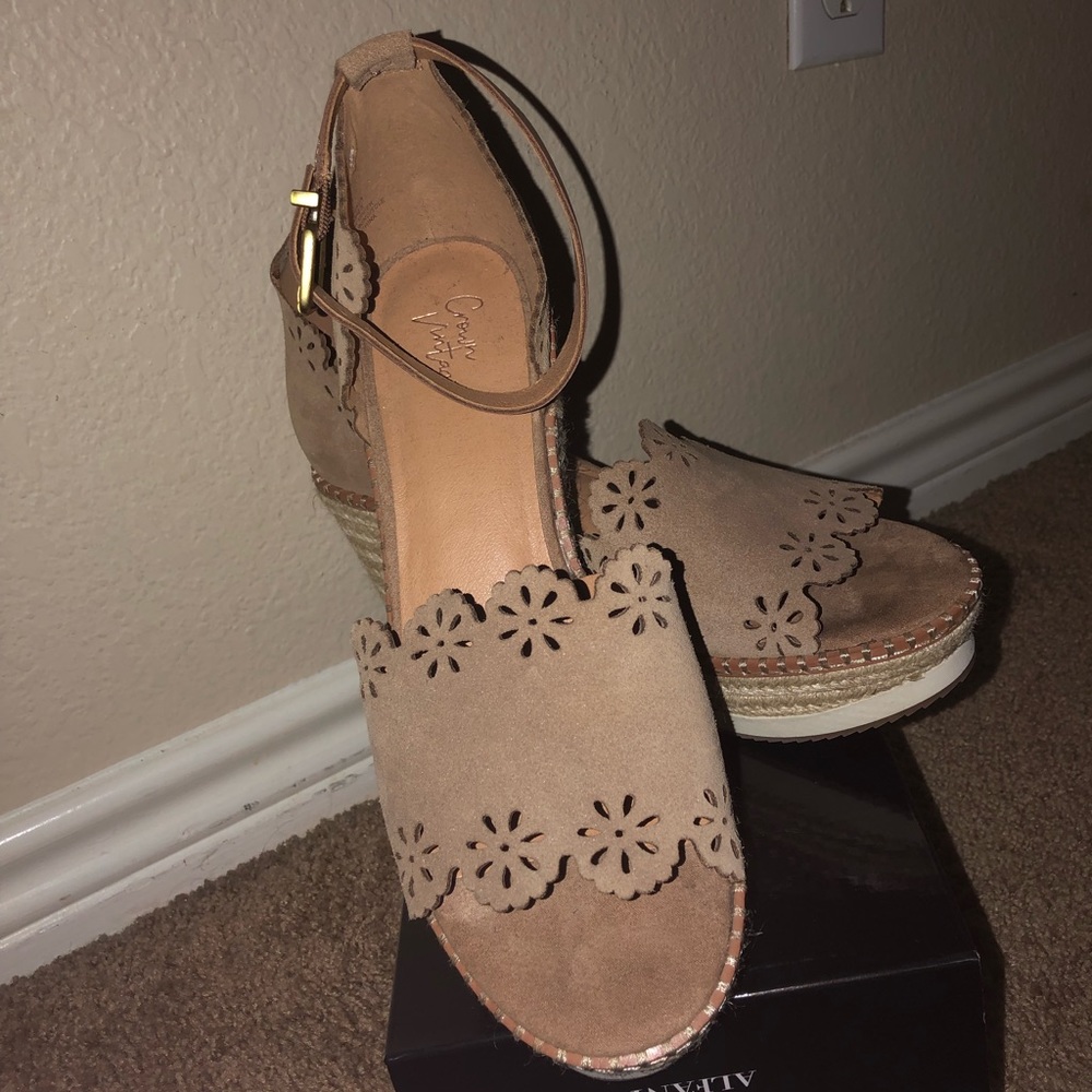 Size 11 medium wedge corkscrew sandal